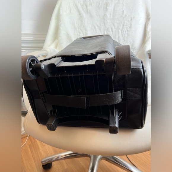 Toss Designs Sonoma Rolling Tote Bag - Picture 9 of 11